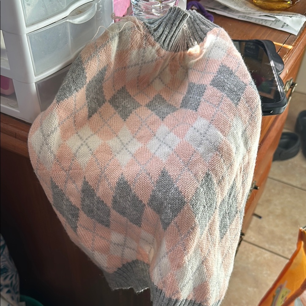 Dogs Argyle Patterned Sweater - Gray and Pink